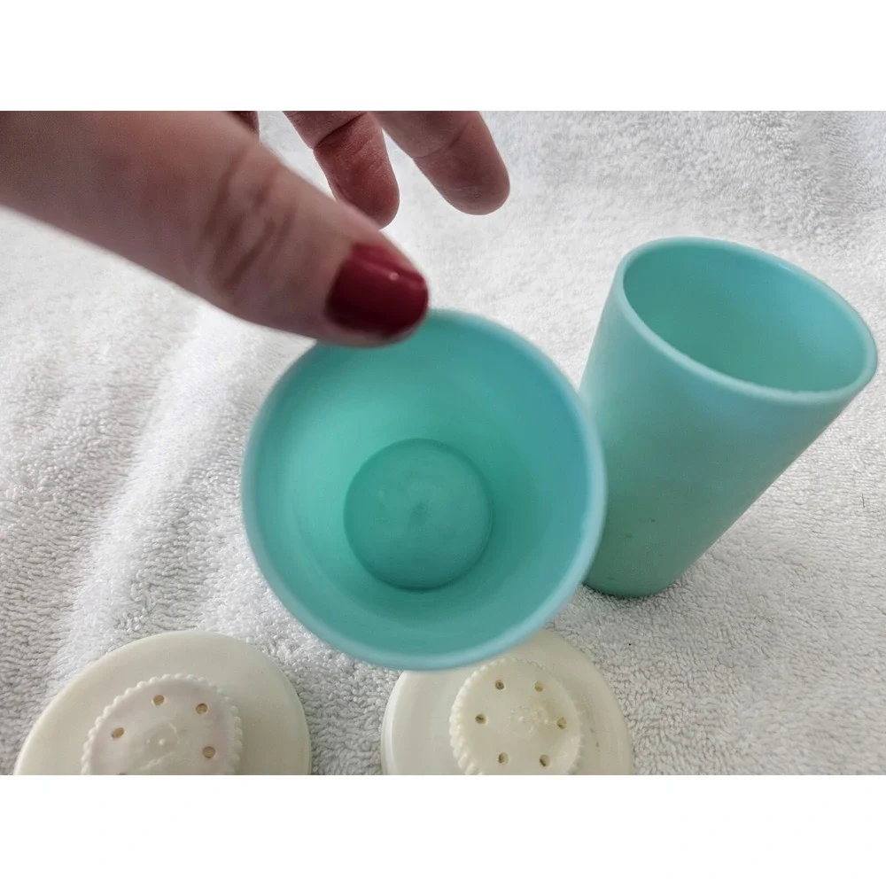 Vintage Tupperware Set of 2 Green/blue Spice Jars Shakers Cinnamon Nutmeg